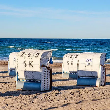 Strandkorv Für 2-4 Personen Mit Pool Apartment Dahme (Schleswig-Holstein)